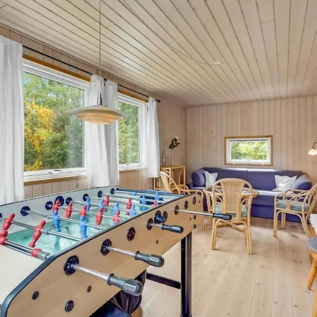 Feriehus Beautiful home in Væggerløse w/ 3 Bedrooms