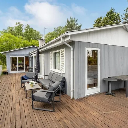 Feriehus Beautiful home in Væggerløse w/ 3 Bedrooms Væggerløse