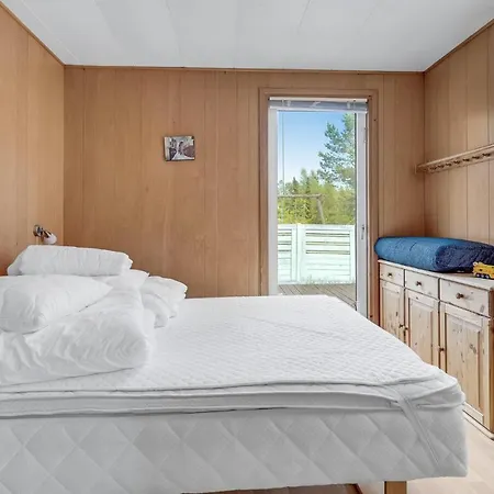 Beautiful home in Væggerløse w/ 3 Bedrooms Feriehus *
